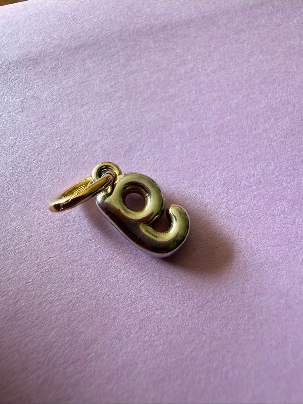 Roxanne Assoulin “g” mini puffy initial charm - Tarnished